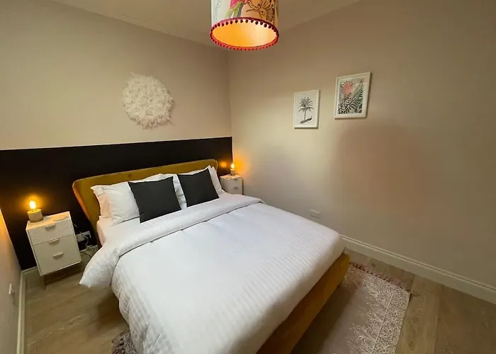 Bijou Apartment In The Heart Of Melrose